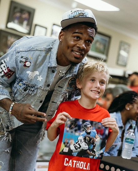 Showtime Sports Cards of Jax's Card Signing